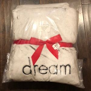 Big “dream” soft blanket